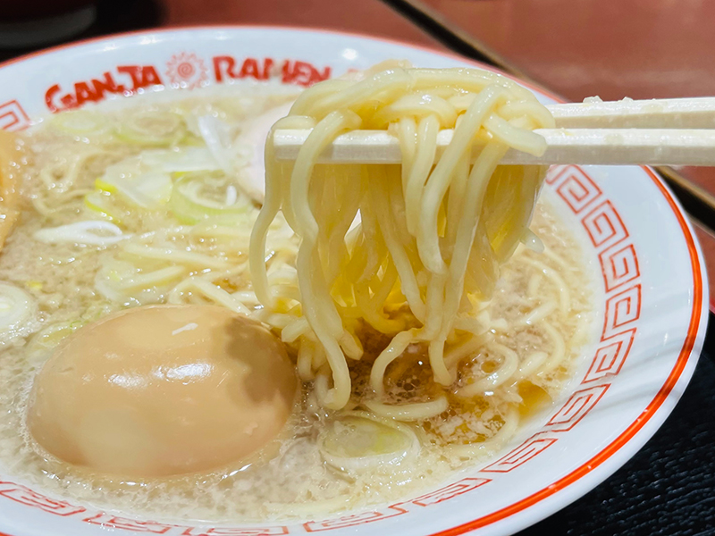 ガンジャラーメンの麵